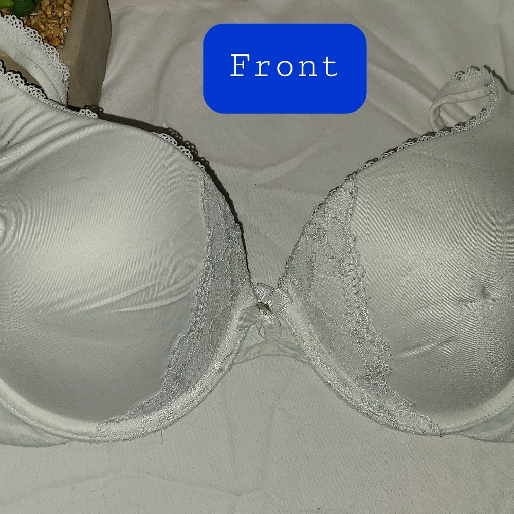 Victoria's Secret body by Victoria white bra